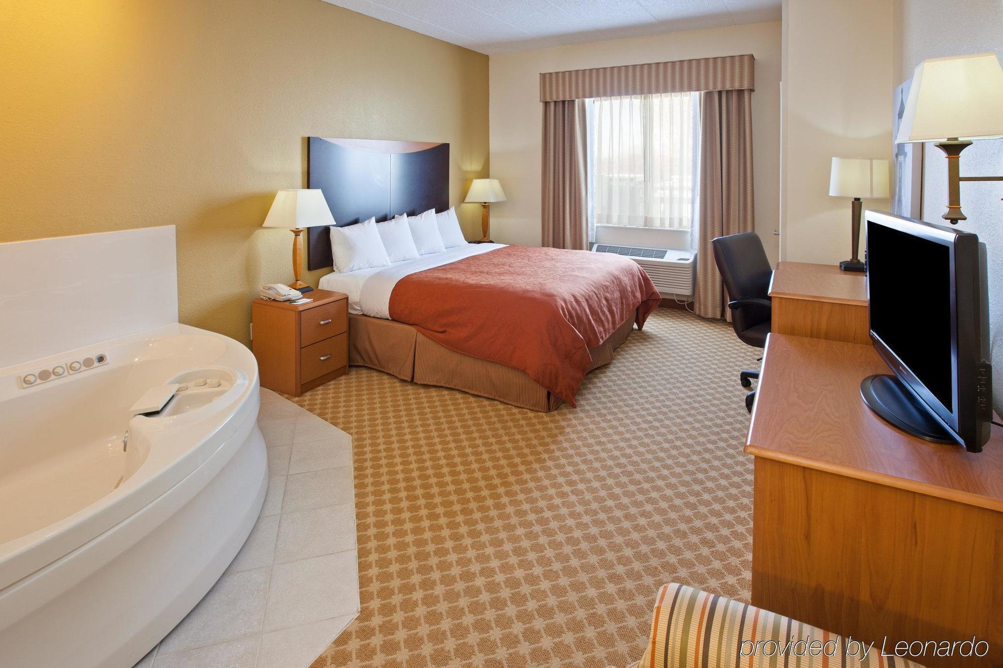 Country Inn & Suites By Radisson, Port Clinton, Oh Buitenkant foto